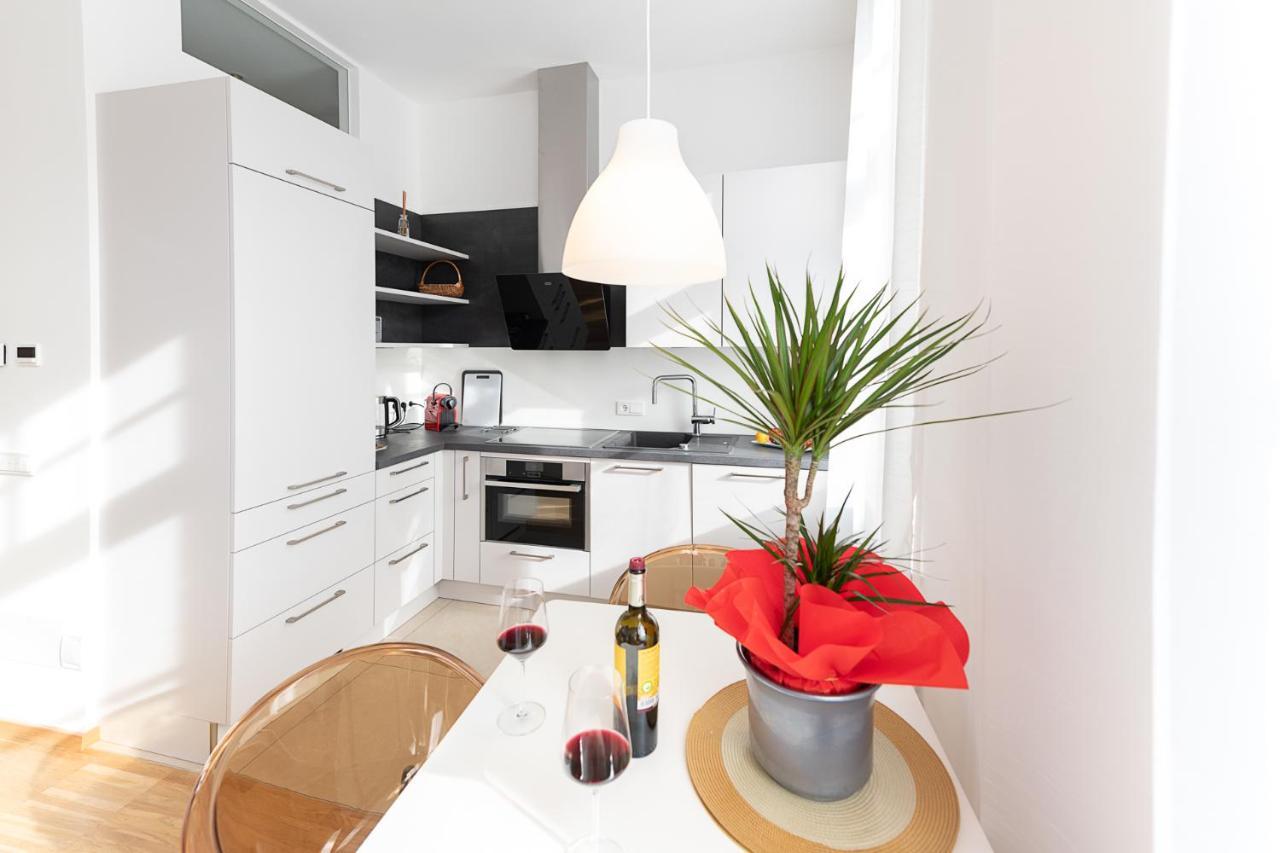 Apartments Leonardo Bolzano Bagian luar foto